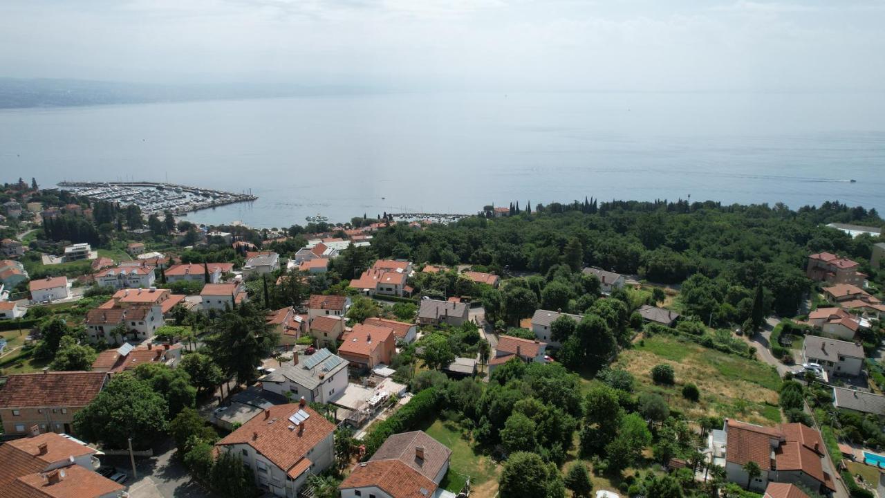 Apartment Peruc With Big Terrace And Beautiful Garden Ičići Kültér fotó